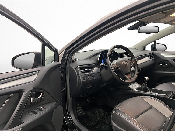 Toyota Avensis 11 of 27
