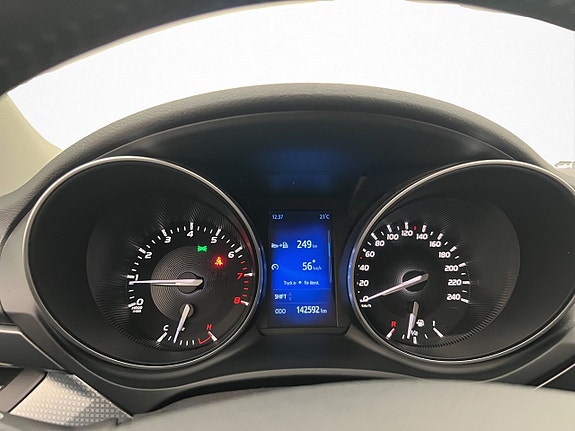 Toyota Avensis 15 of 27