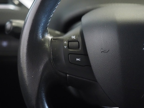 Peugeot 2008 21 of 24