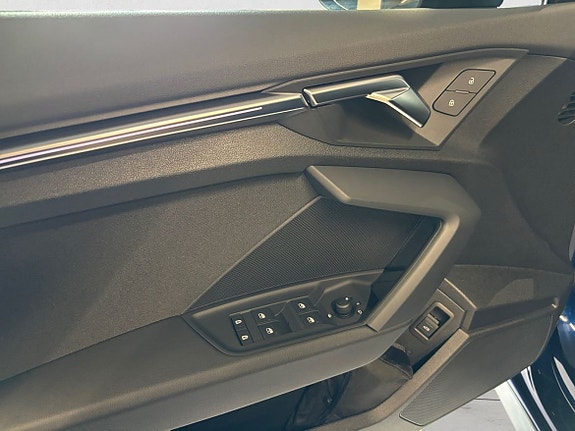 Audi A3 8 of 14