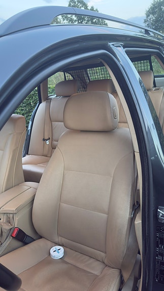 BMW 520i 3 of 4