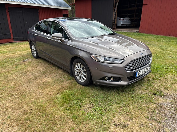 Ford Mondeo 2 of 10
