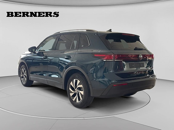 Volkswagen Tiguan 3 of 19