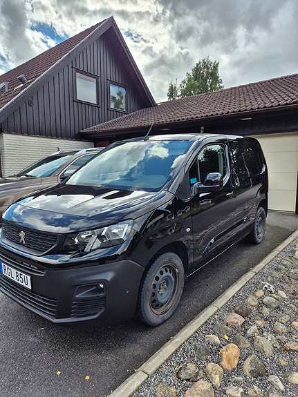 Peugeot Partner 2 of 4