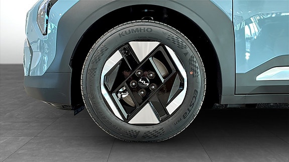 Kia EV3 9 of 13