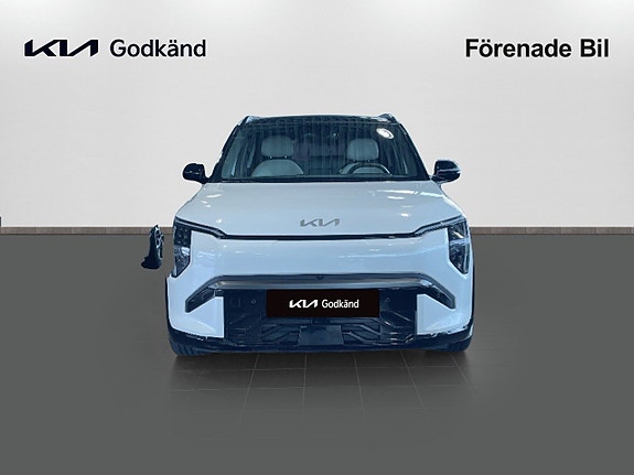 Kia EV3 2 of 15