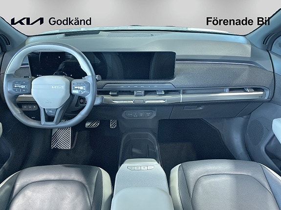 Kia EV3 8 of 15