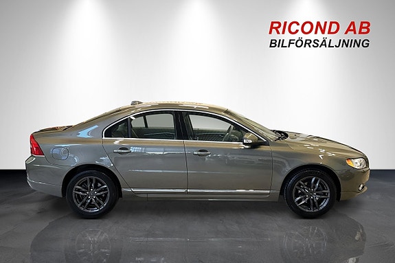 Volvo S80 2 of 23