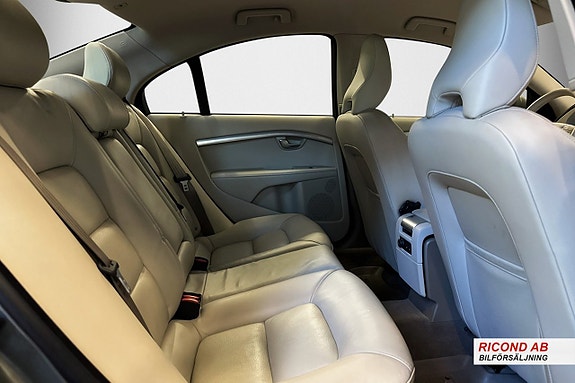 Volvo S80 13 of 23