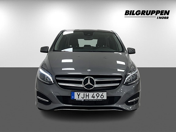 Mercedes-Benz B200 d 2 of 20