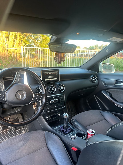 Mercedes-Benz A180 5 of 6