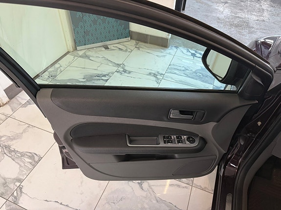 Ford Focus 6 of 11