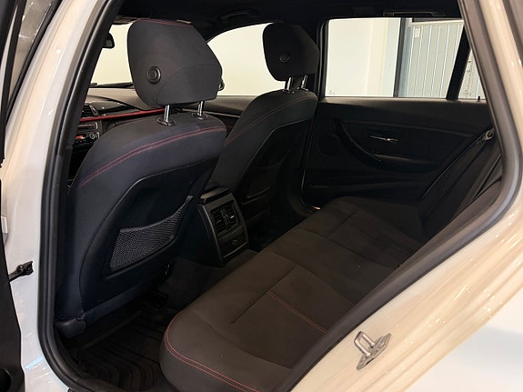 BMW 320d 11 of 17
