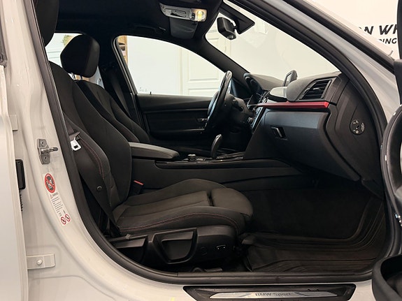 BMW 320d 14 of 17