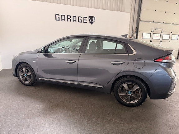 Hyundai IONIQ 11 of 16