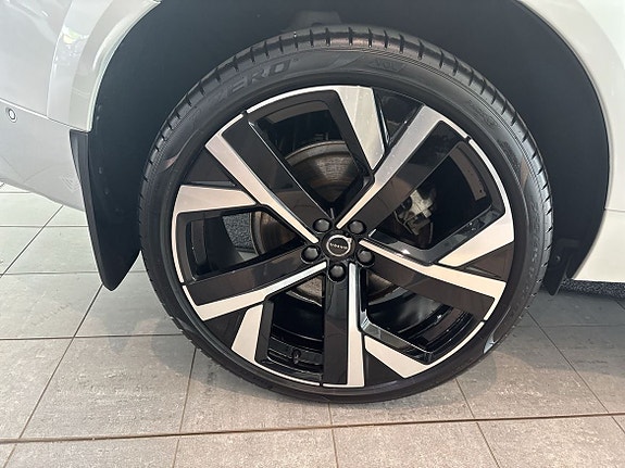 Volvo XC60 10 of 14