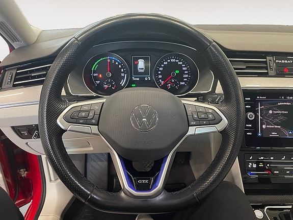 Volkswagen Passat 14 of 26