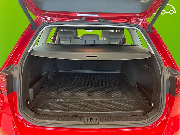 Volkswagen Passat 17 of 26
