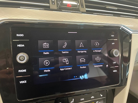 Volkswagen Passat 26 of 26