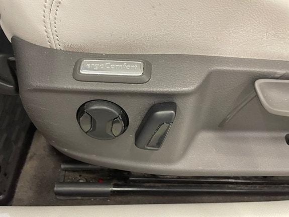 Volkswagen Passat 23 of 26
