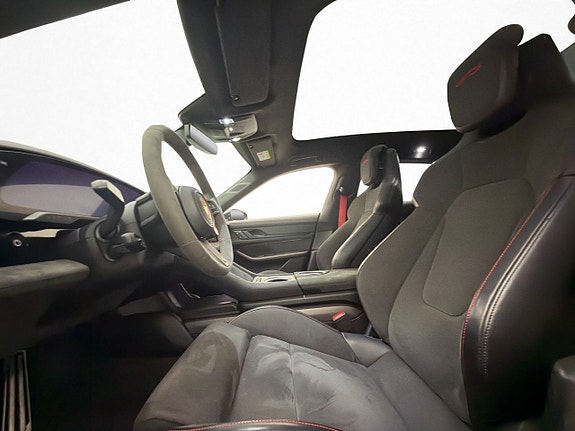 Porsche Taycan GTS 13 of 30