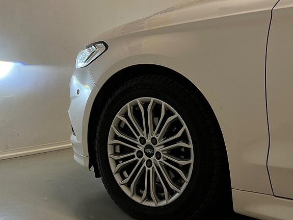 Ford Mondeo 14 of 30
