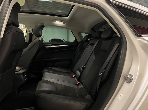 Ford Mondeo 15 of 30