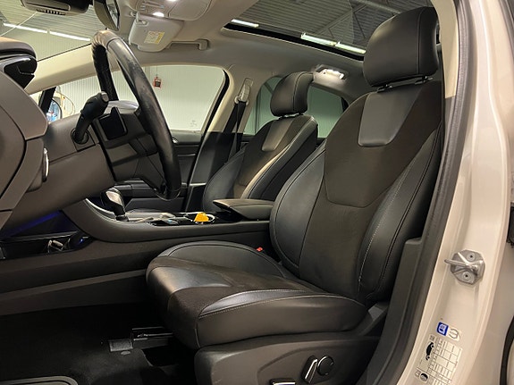 Ford Mondeo 12 of 30