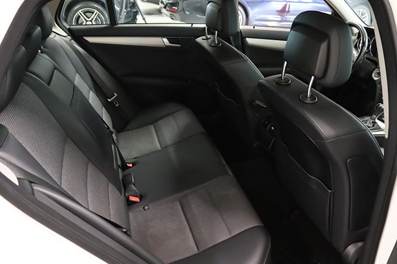 Mercedes-Benz C220 21 of 21