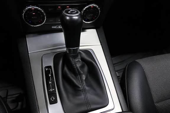 Mercedes-Benz C220 16 of 21