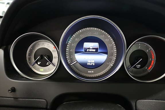 Mercedes-Benz C220 12 of 21