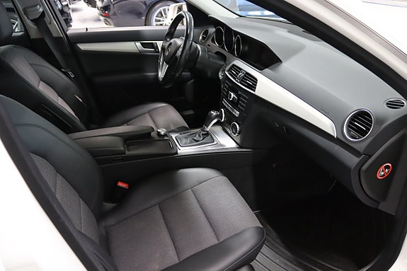 Mercedes-Benz C220 20 of 21