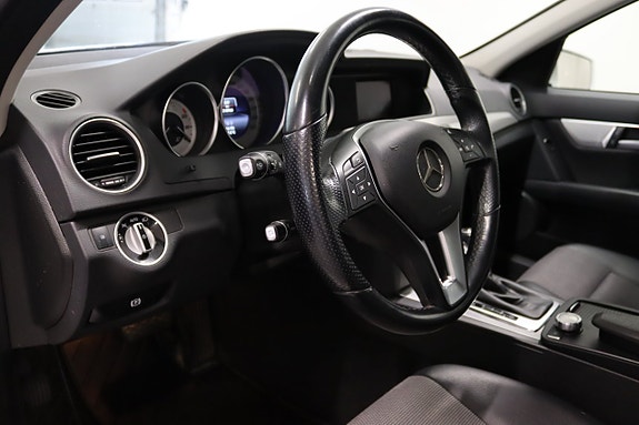 Mercedes-Benz C220 18 of 21