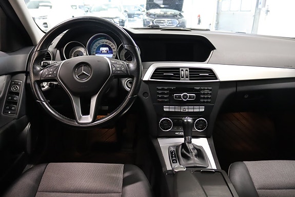 Mercedes-Benz C220 11 of 21