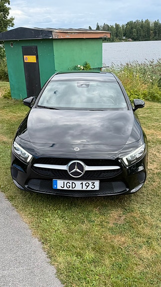 Mercedes-Benz A250 e 7 of 9