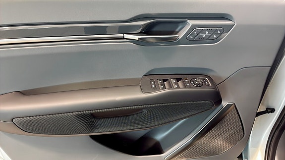 Kia EV9 12 of 15