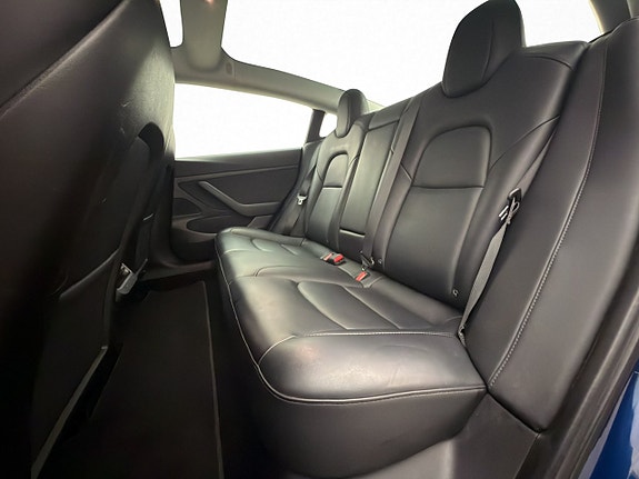 Tesla Model 3 28 of 30
