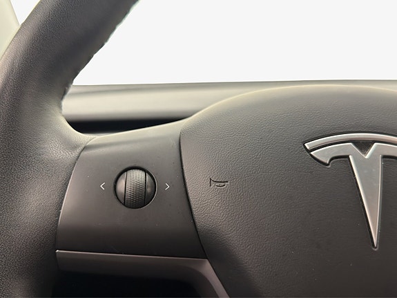 Tesla Model 3 16 of 30
