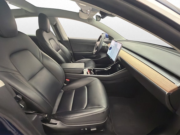 Tesla Model 3 26 of 30