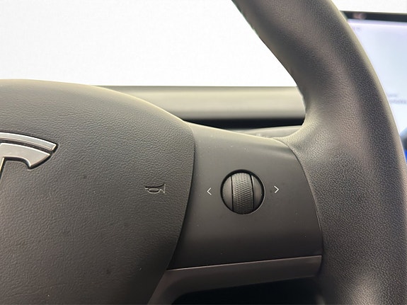 Tesla Model 3 17 of 30