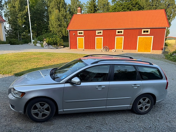 Volvo V50 4 of 13