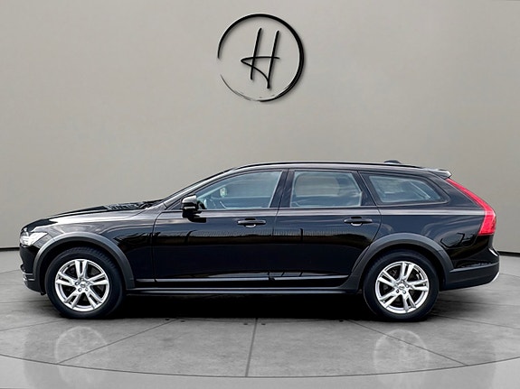 Volvo V90 Cross Country 5 of 16