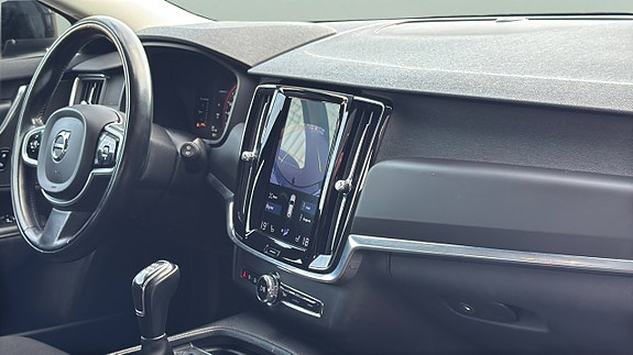 Volvo V90 Cross Country 10 of 16