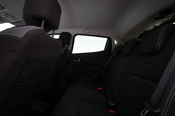 Renault Clio 10 of 16