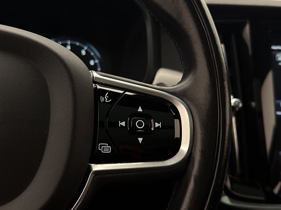 Volvo V90 Cross Country 18 of 30