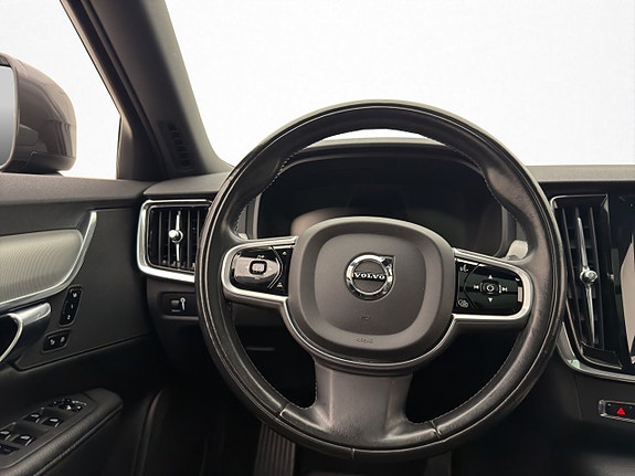 Volvo V90 Cross Country 15 of 30