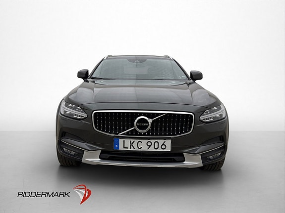 Volvo V90 Cross Country 2 of 30