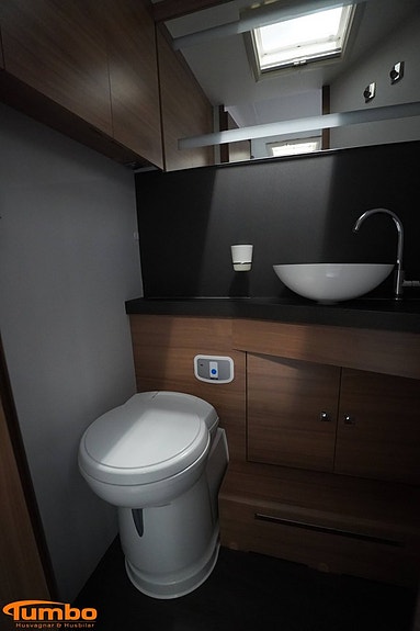 Adria Coral 670 SC Alde 150hk Silvermetallic 12 of 21