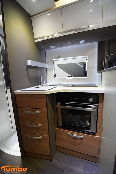 Adria Coral 670 SC Alde 150hk Silvermetallic 6 of 21