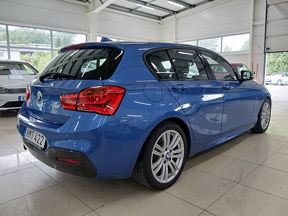 BMW 118i 5 of 26